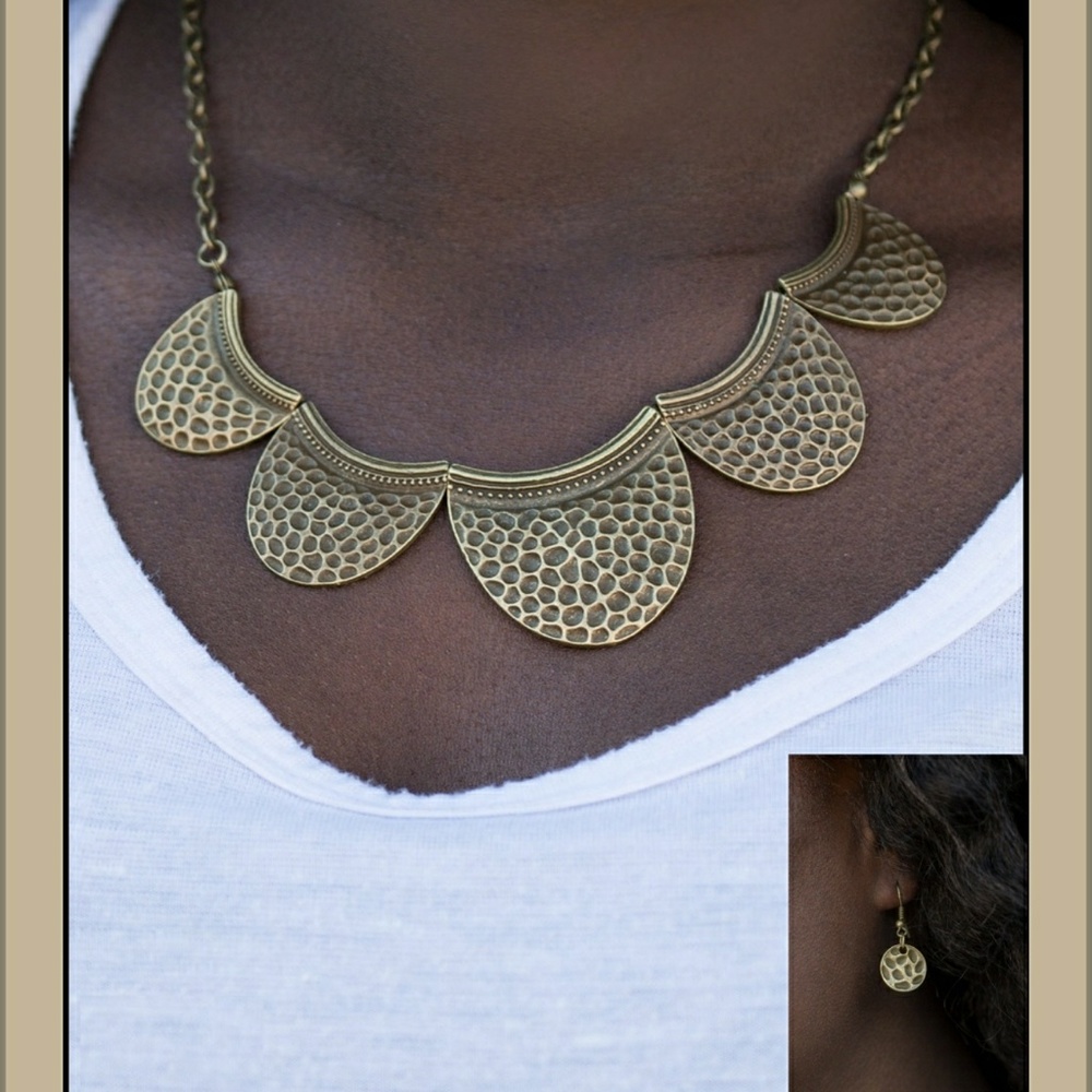 NEW LISTING! Fashion jewelry set